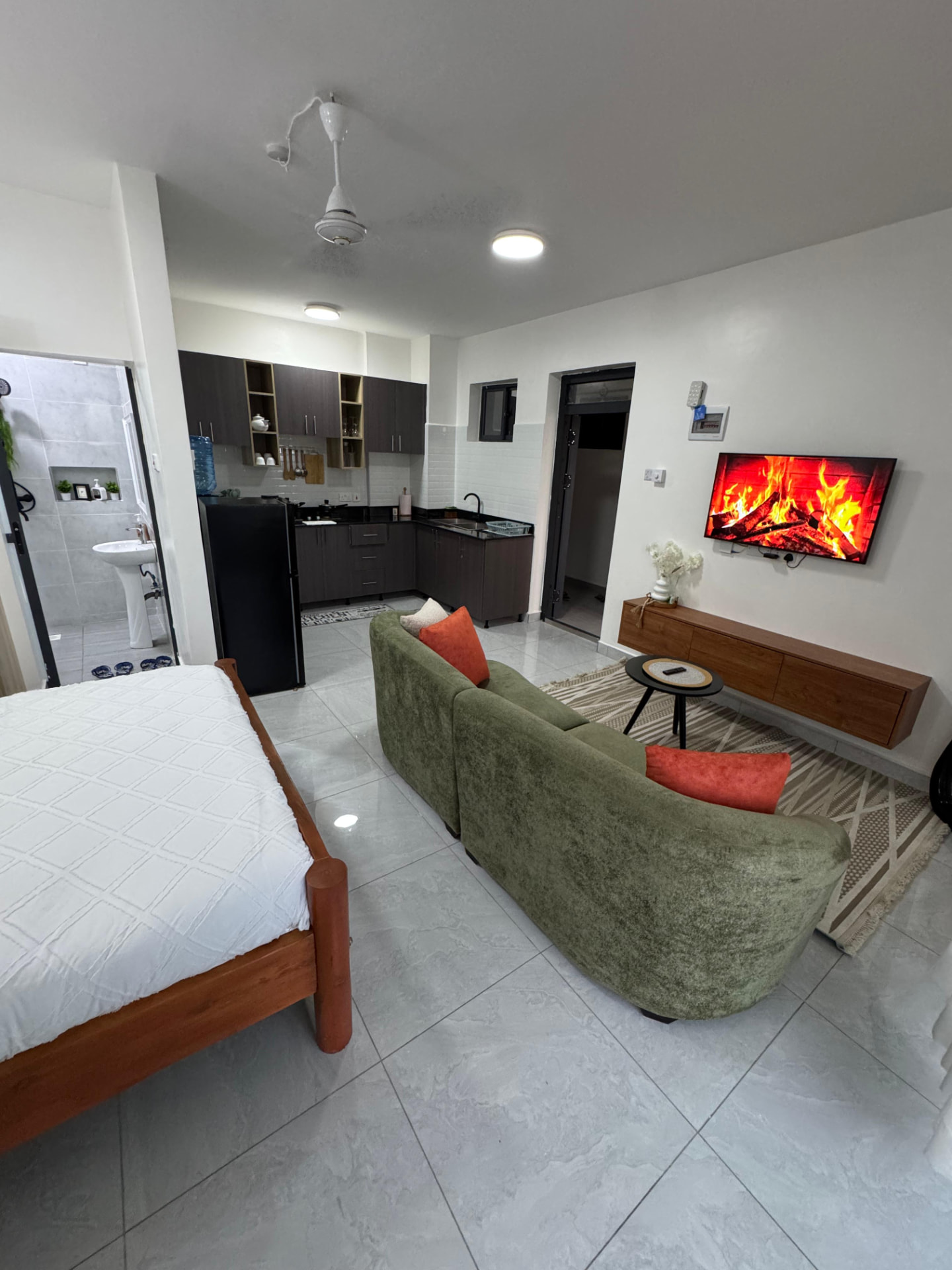 SUN AND SEA STUDIO (WOODEY) in Bamburi, Mombasa — photo 2
